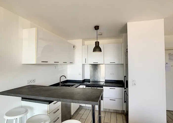 F2 Pour 4 A Carnon - Terrasse, Garage, Proche - Fr-1-715-60 Mauguio